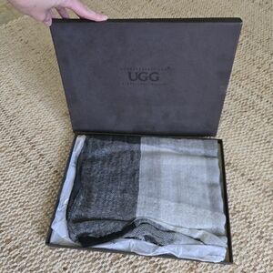 New! UGG Charcoal and Light Gray Scarf